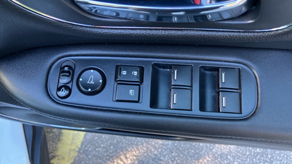 Honda HR-V 1.5 i-VTEC EX 5dr Petrol Hatchback - Image 31