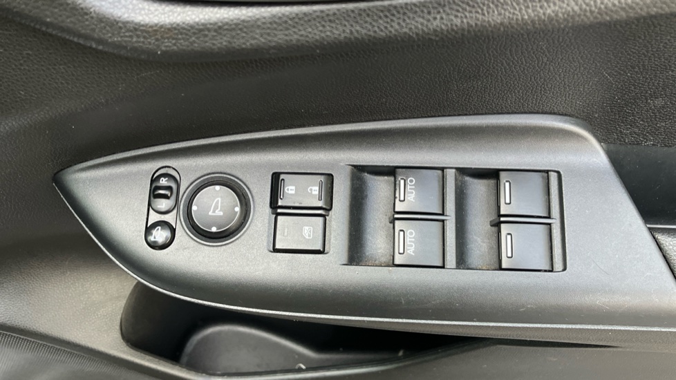 Honda Jazz 1.3 i-VTEC EX Navi 5dr CVT Petrol Hatchback - Image 31