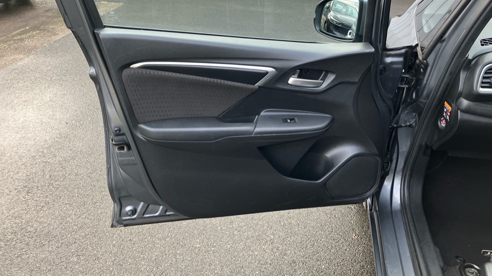 Honda Jazz 1.3 i-VTEC EX Navi 5dr CVT Petrol Hatchback - Image 35