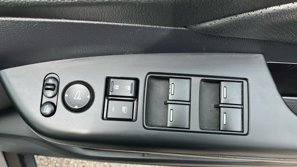 Honda CR-V 2.0 i-VTEC EX 5dr Auto Petrol Estate - Image 29