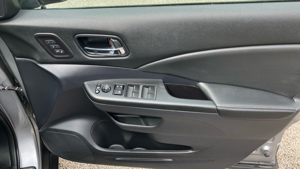 Honda CR-V 2.0 i-VTEC EX 5dr Auto Petrol Estate - Image 31