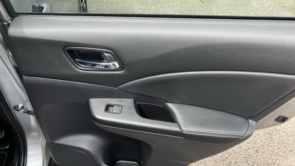 Honda CR-V 2.0 i-VTEC EX 5dr Auto Petrol Estate - Image 32