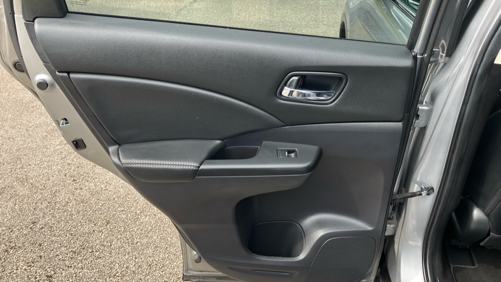 Honda CR-V 2.0 i-VTEC EX 5dr Auto Petrol Estate - Image 33