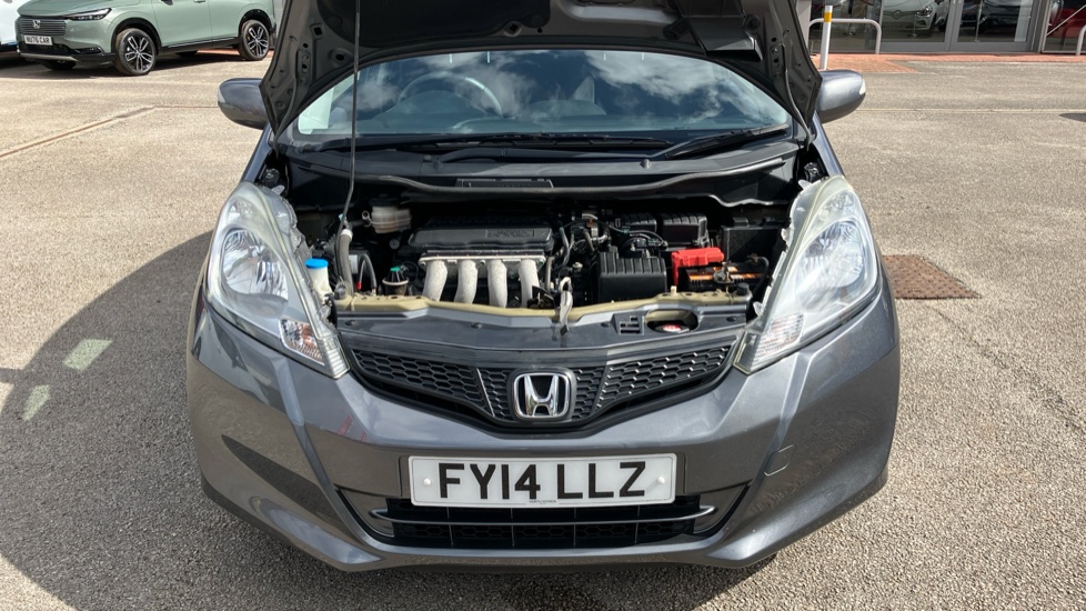 Honda Jazz 1.4 i-VTEC ES Plus 5dr CVT Petrol Hatchback - Image 8