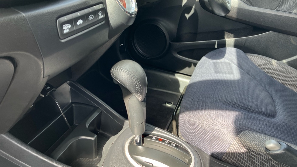 Honda Jazz 1.4 i-VTEC ES Plus 5dr CVT Petrol Hatchback - Image 13