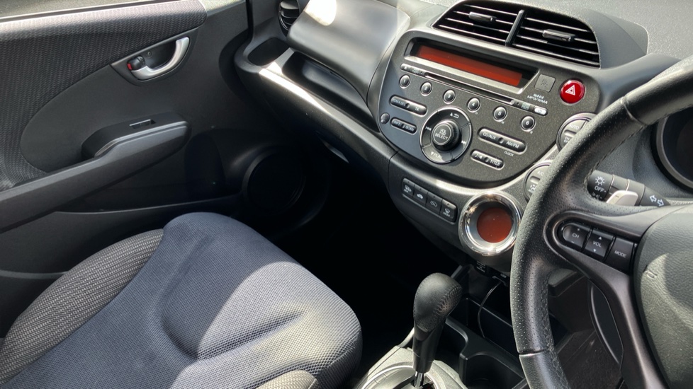 Honda Jazz 1.4 i-VTEC ES Plus 5dr CVT Petrol Hatchback - Image 14