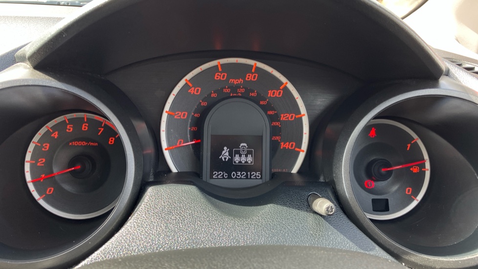 Honda Jazz 1.4 i-VTEC ES Plus 5dr CVT Petrol Hatchback - Image 18