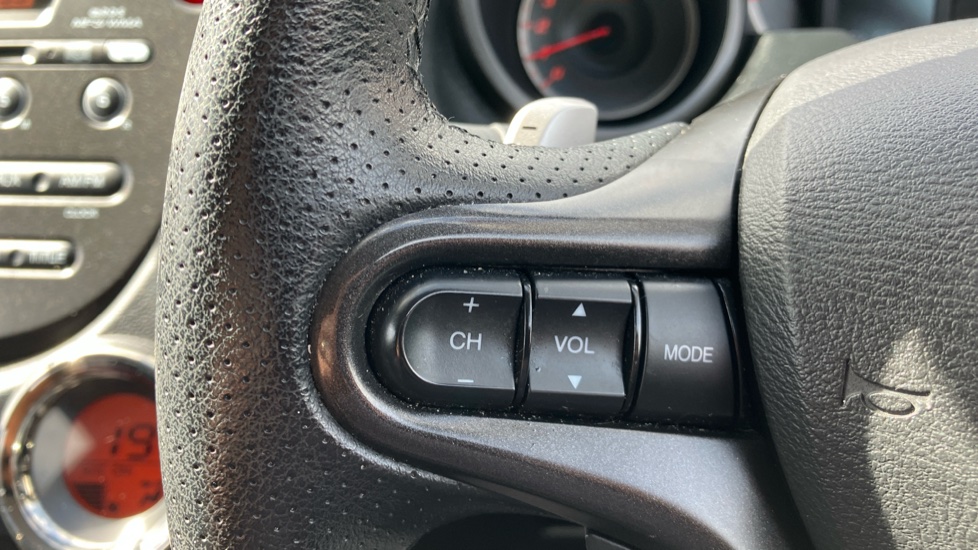 Honda Jazz 1.4 i-VTEC ES Plus 5dr CVT Petrol Hatchback - Image 23
