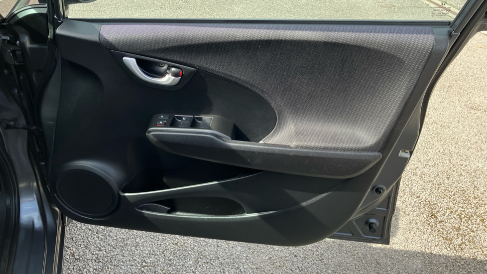 Honda Jazz 1.4 i-VTEC ES Plus 5dr CVT Petrol Hatchback - Image 30