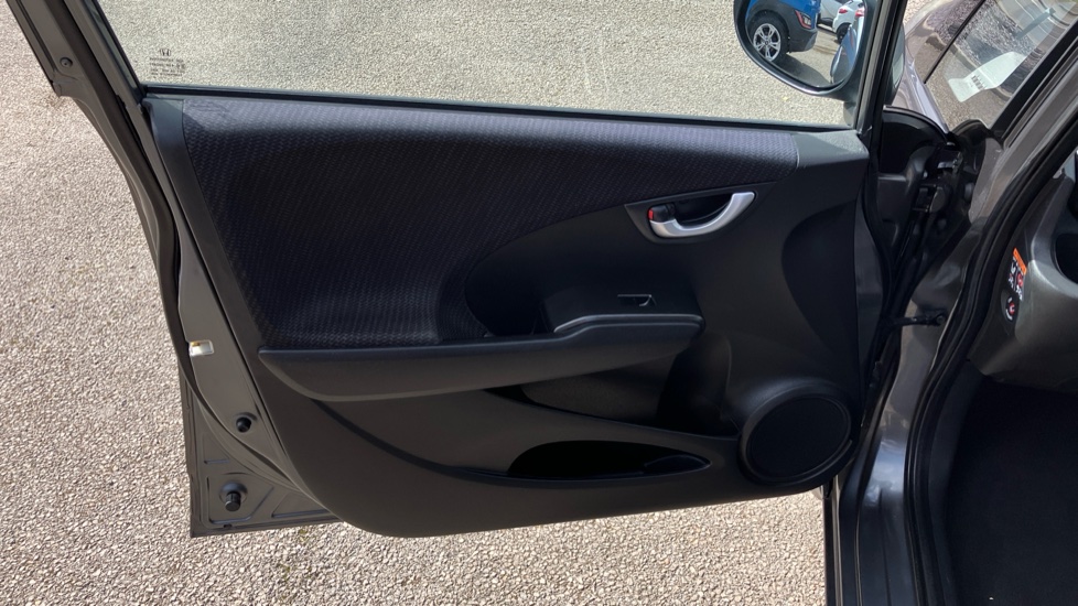 Honda Jazz 1.4 i-VTEC ES Plus 5dr CVT Petrol Hatchback - Image 33