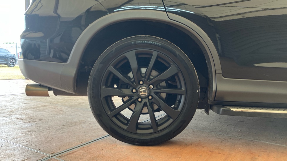 Honda CR-V 2.0 i-VTEC Black Edition 5dr Auto Petrol Estate - Image 7