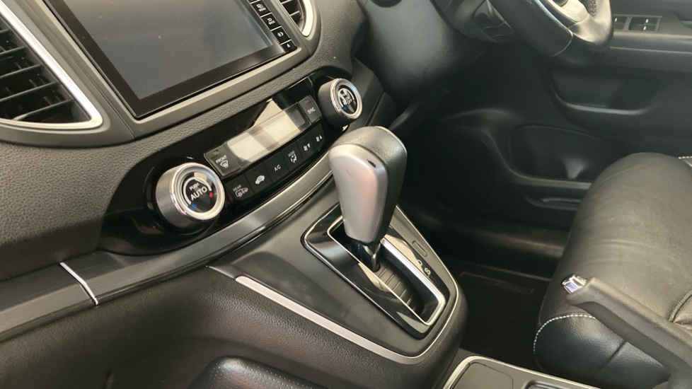 Honda CR-V 2.0 i-VTEC Black Edition 5dr Auto Petrol Estate - Image 13