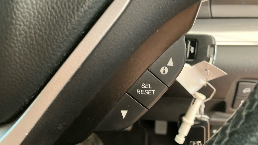 Honda CR-V 2.0 i-VTEC Black Edition 5dr Auto Petrol Estate - Image 23