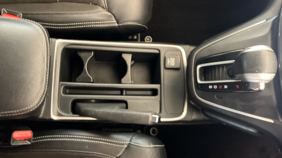 Honda CR-V 2.0 i-VTEC Black Edition 5dr Auto Petrol Estate - Image 28