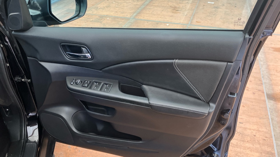 Honda CR-V 2.0 i-VTEC Black Edition 5dr Auto Petrol Estate - Image 30