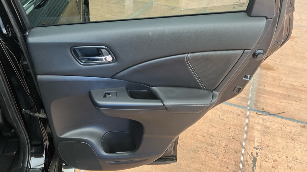 Honda CR-V 2.0 i-VTEC Black Edition 5dr Auto Petrol Estate - Image 31
