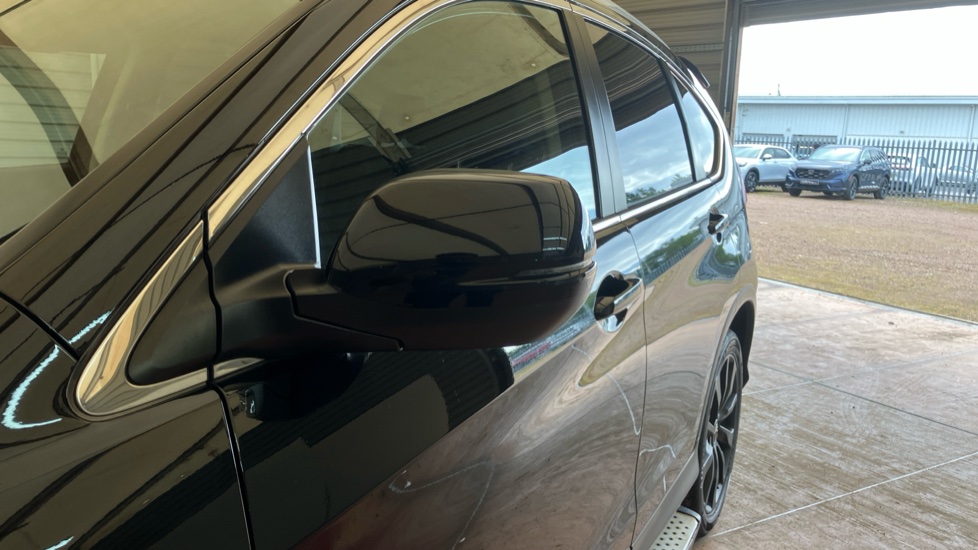 Honda CR-V 2.0 i-VTEC Black Edition 5dr Auto Petrol Estate - Image 34