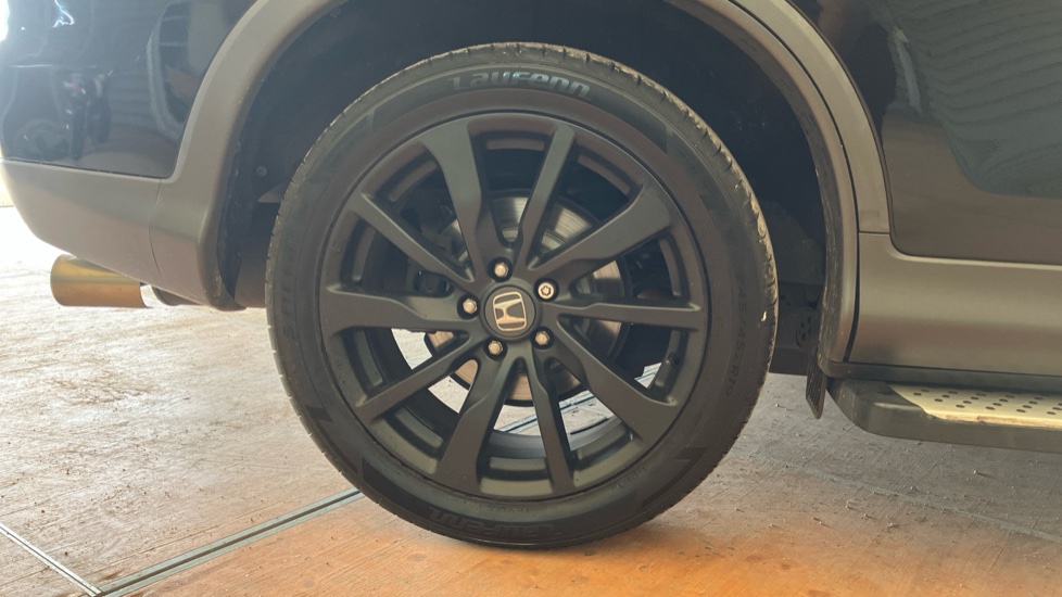 Honda CR-V 2.0 i-VTEC Black Edition 5dr Auto Petrol Estate - Image 37