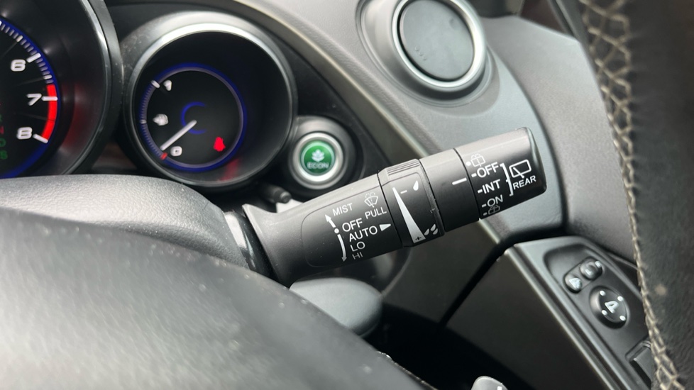 Honda Civic 1.8 i-VTEC SE Plus 5dr Auto [Nav] Petrol Hatchback - Image 45