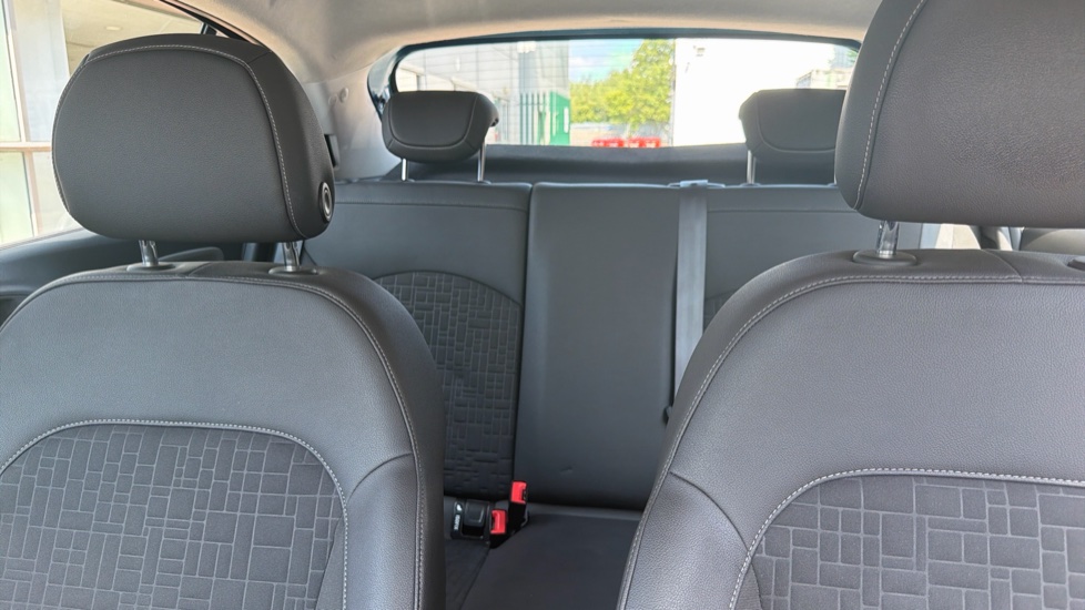 Vauxhall Corsa 1.4 SE 5dr Auto Petrol Hatchback - Image 15