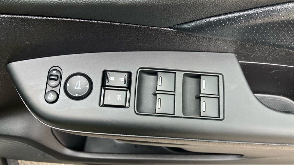 Honda CR-V 2.0 i-VTEC EX 5dr Petrol Estate - Image 30