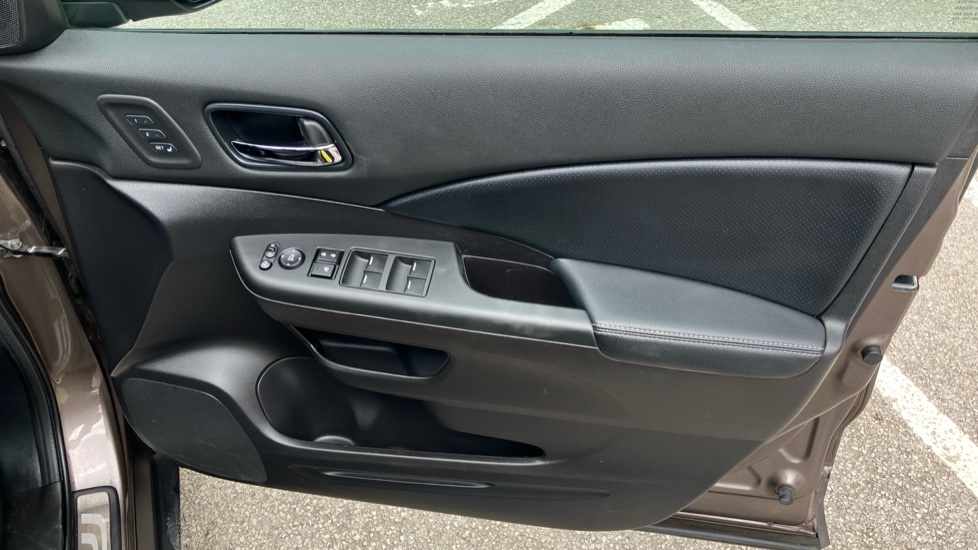 Honda CR-V 2.0 i-VTEC EX 5dr Petrol Estate - Image 31