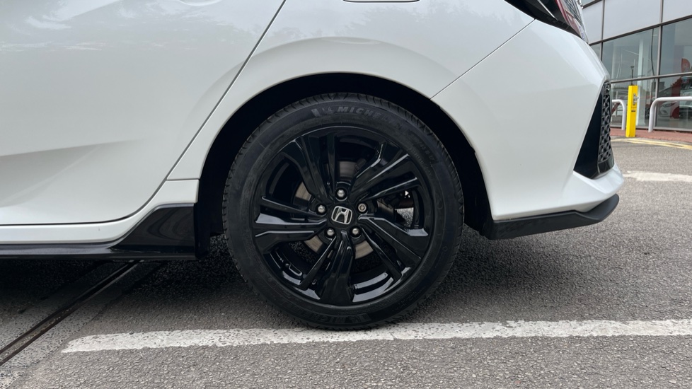 Honda Civic 1.0 VTEC Turbo 126 Sport Line 5dr CVT Petrol Hatchback - Image 28