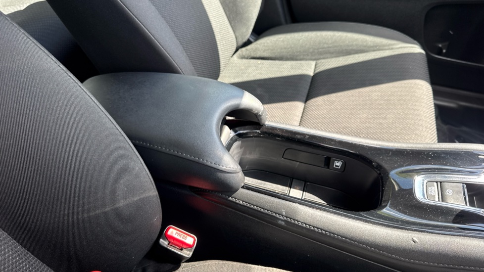 Honda HR-V 1.6 i-DTEC SE 5dr Diesel Hatchback - Image 41