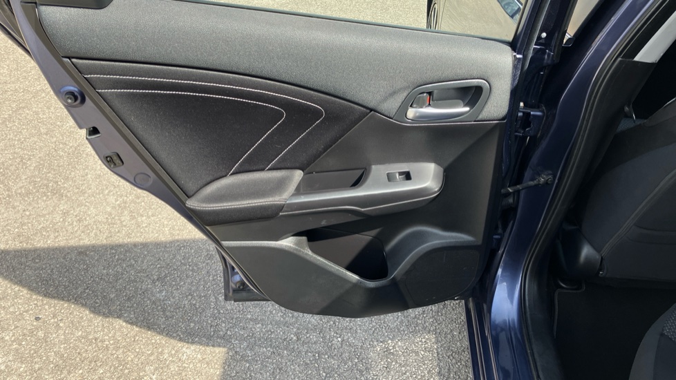 Honda Civic 1.8 i-VTEC SE Plus 5dr Petrol Hatchback - Image 32