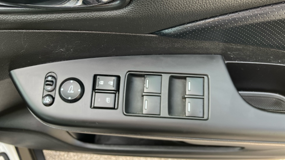 Honda CR-V 2.2 i-DTEC EX 5dr Auto Diesel Estate - Image 29