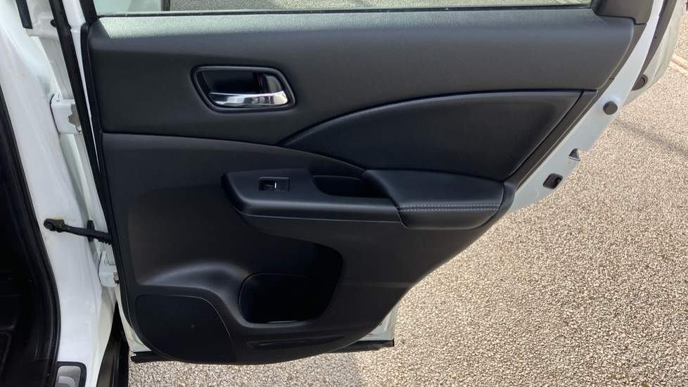 Honda CR-V 2.2 i-DTEC EX 5dr Auto Diesel Estate - Image 32