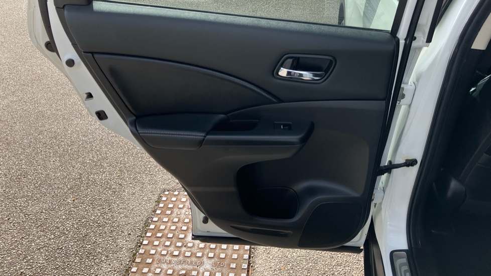 Honda CR-V 2.2 i-DTEC EX 5dr Auto Diesel Estate - Image 33