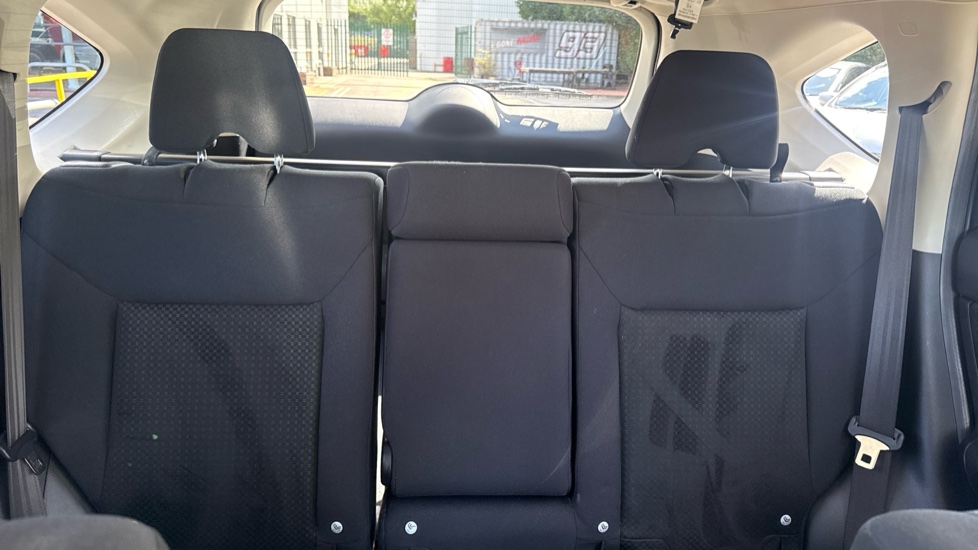 Honda CR-V 2.0 i-VTEC SE Plus 5dr Auto [Nav] Petrol Estate - Image 15