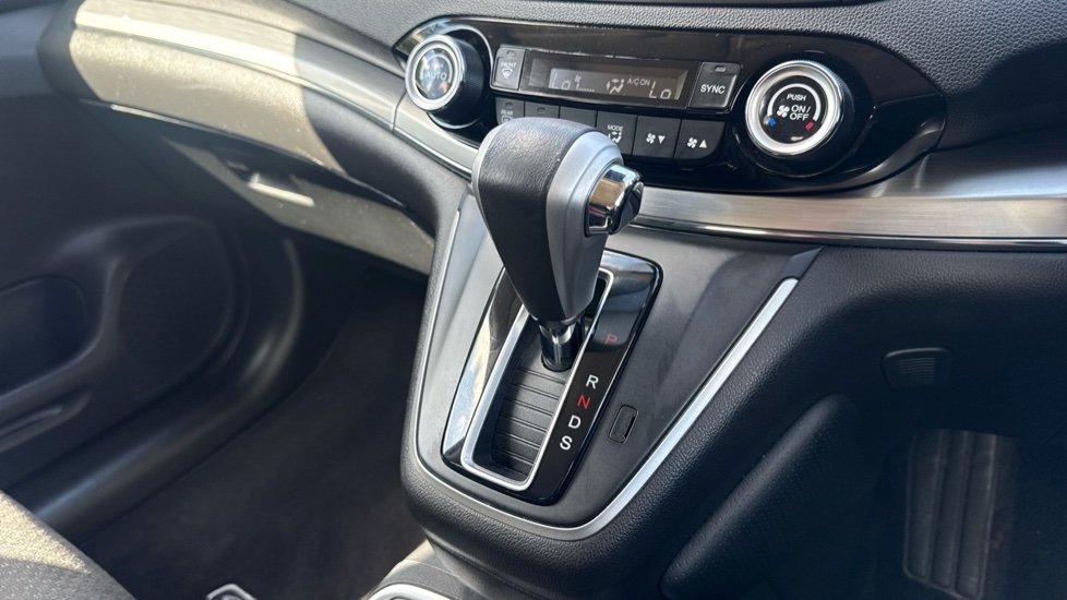 Honda CR-V 2.0 i-VTEC SE Plus 5dr Auto [Nav] Petrol Estate - Image 39