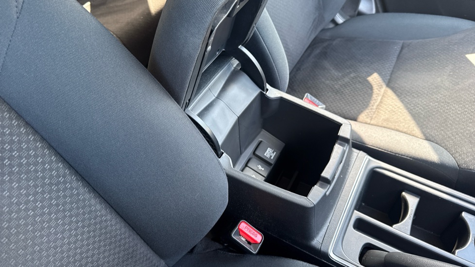Honda CR-V 2.0 i-VTEC SE Plus 5dr Auto [Nav] Petrol Estate - Image 41