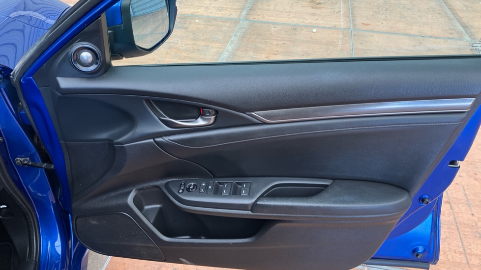 Honda Civic 1.5 VTEC Turbo Prestige 5dr Petrol Hatchback - Image 27