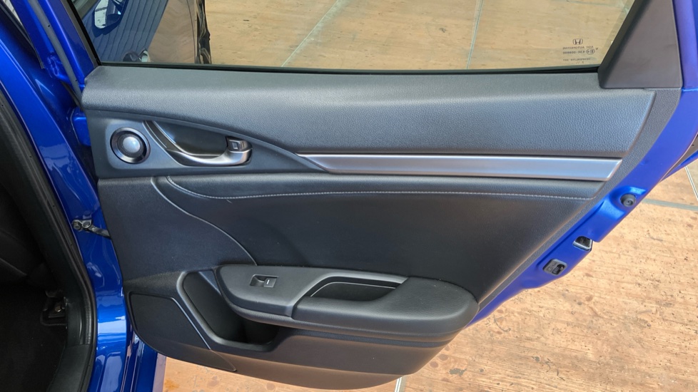 Honda Civic 1.5 VTEC Turbo Prestige 5dr Petrol Hatchback - Image 28