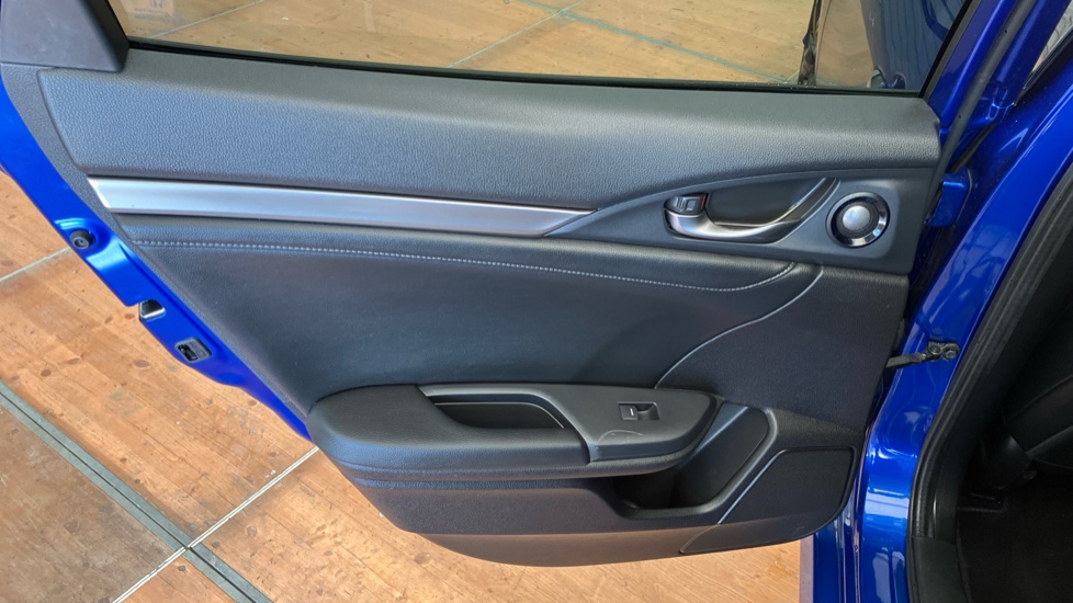 Honda Civic 1.5 VTEC Turbo Prestige 5dr Petrol Hatchback - Image 29