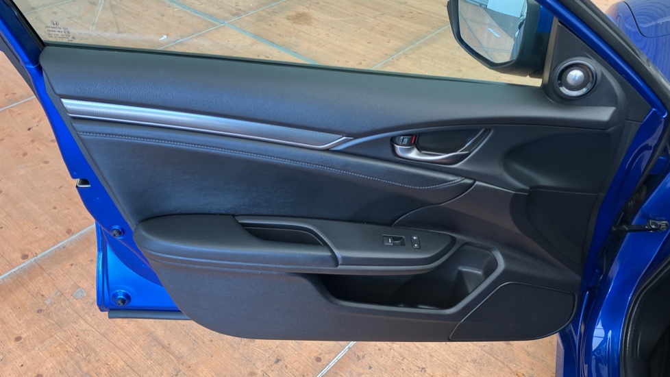 Honda Civic 1.5 VTEC Turbo Prestige 5dr Petrol Hatchback - Image 30