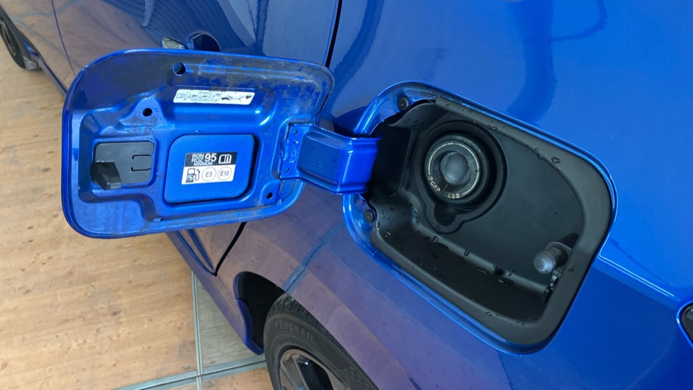 Honda Civic 1.5 VTEC Turbo Prestige 5dr Petrol Hatchback - Image 37