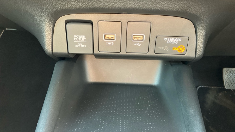 Honda Jazz 1.5 i-MMD Hybrid Advance 5dr eCVT Hybrid Hatchback - Image 17