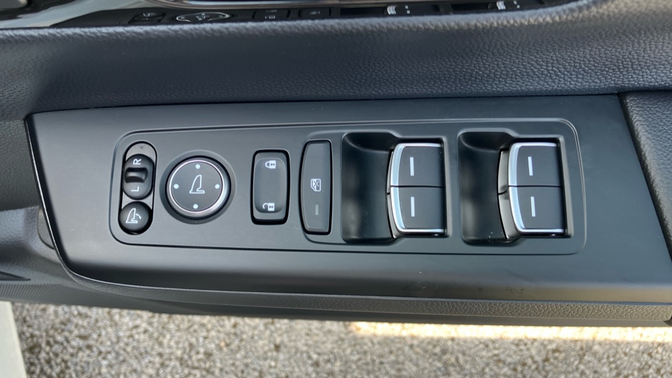 Honda CR-V 2.0 ePHEV Advance Tech 5dr eCVT Estate - Image 22