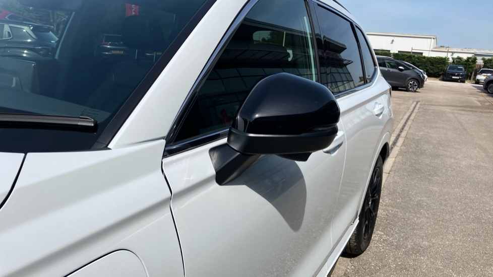 Honda CR-V 2.0 ePHEV Advance Tech 5dr eCVT Estate - Image 30