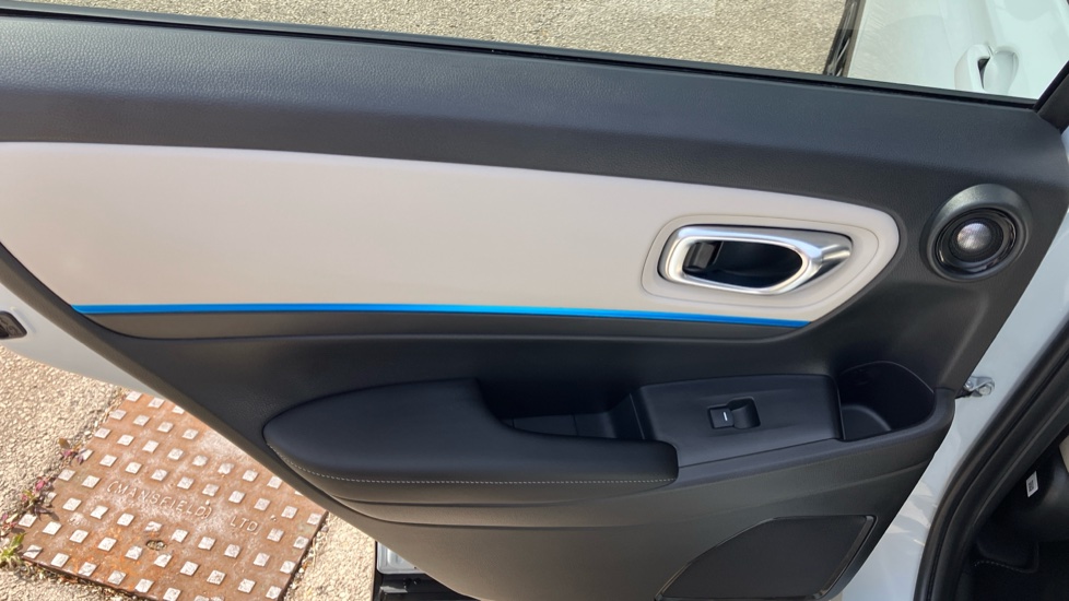 Honda HR-V 1.5 eHEV Advance Style 5dr CVT Hybrid Hatchback - Image 23