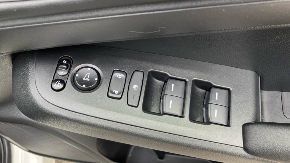 Honda HR-V 1.5 eHEV Elegance 5dr CVT Hybrid Hatchback - Image 19