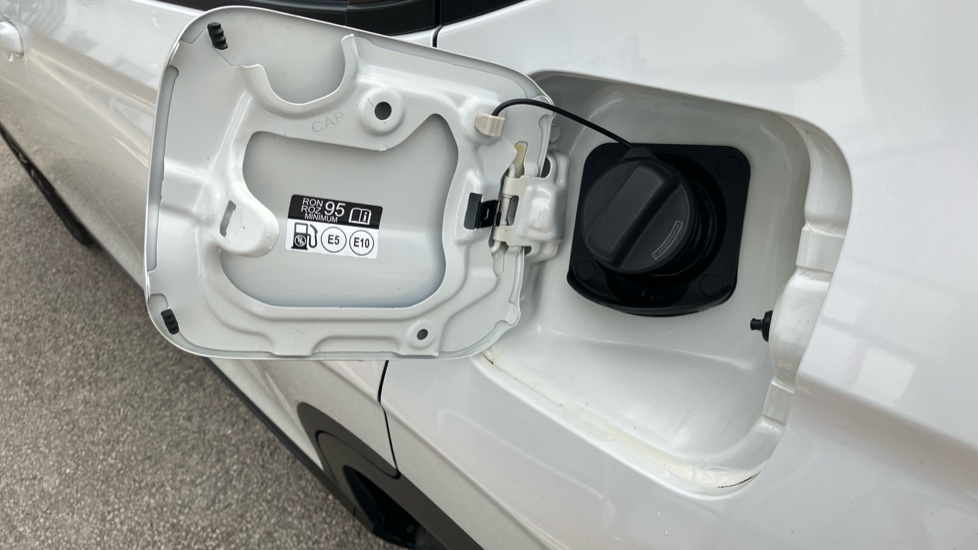 Honda HR-V 1.5 eHEV Elegance 5dr CVT Hybrid Hatchback - Image 27