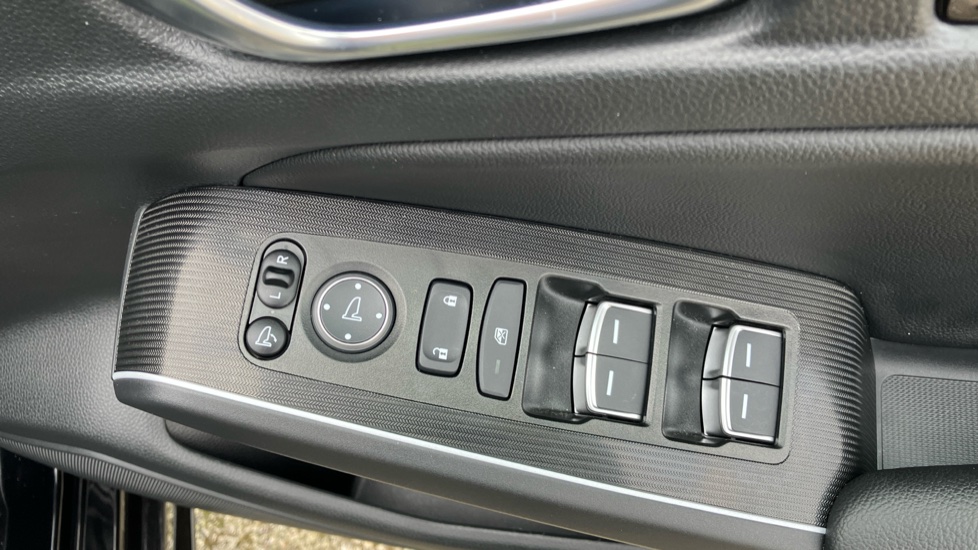 Honda Civic 2.0 eHEV Advance 5dr CVT Hybrid Hatchback - Image 20