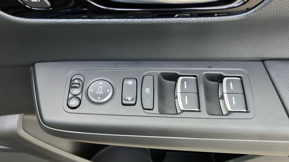 Honda CR-V 2.0 ePHEV Advance Tech 5dr eCVT Estate - Image 24
