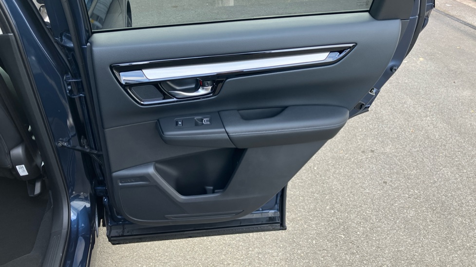 Honda CR-V 2.0 ePHEV Advance Tech 5dr eCVT Estate - Image 26