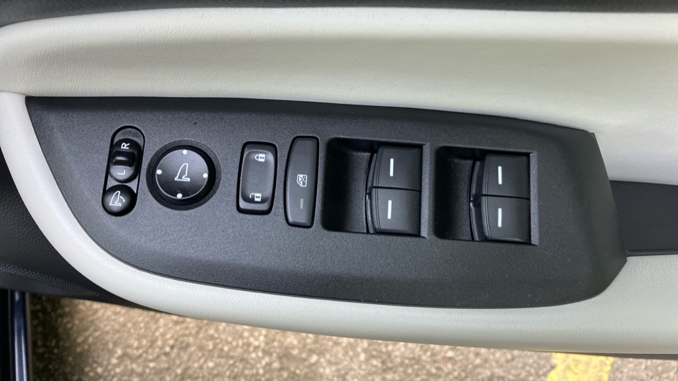 Honda Jazz 1.5 i-MMD Hybrid EX 5dr eCVT Hybrid Hatchback - Image 20